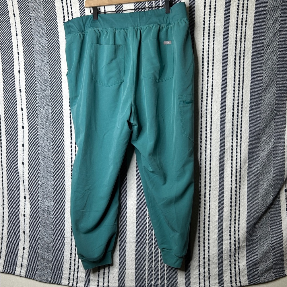 Figs Technical Collection Zamora Scrub Joggers - Picture 3 of 3
